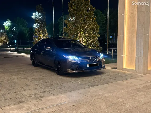 Toyota Camry 2018 · 2.5 AT