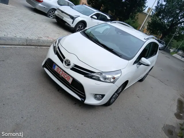 Toyota Verso 2016 · 1.6 MT