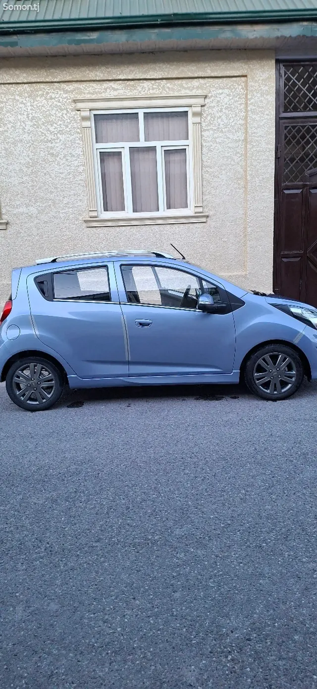 Chevrolet Spark 2014 · 1.1 AT