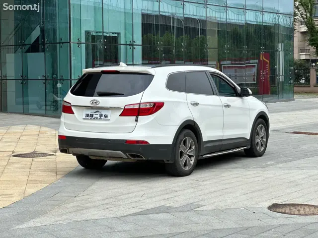 Hyundai Santa Fe 2014 · AT