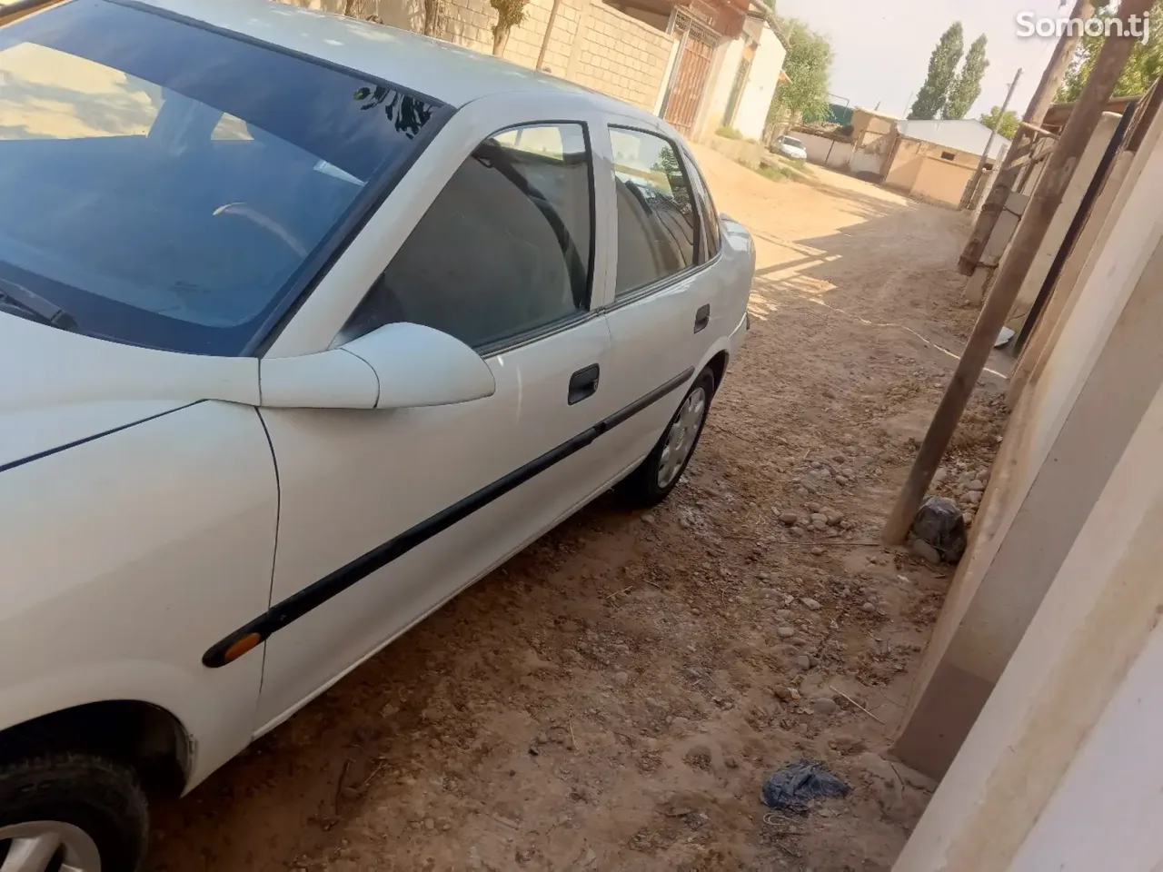 Opel Vectra B 1996 · 1.6 MT