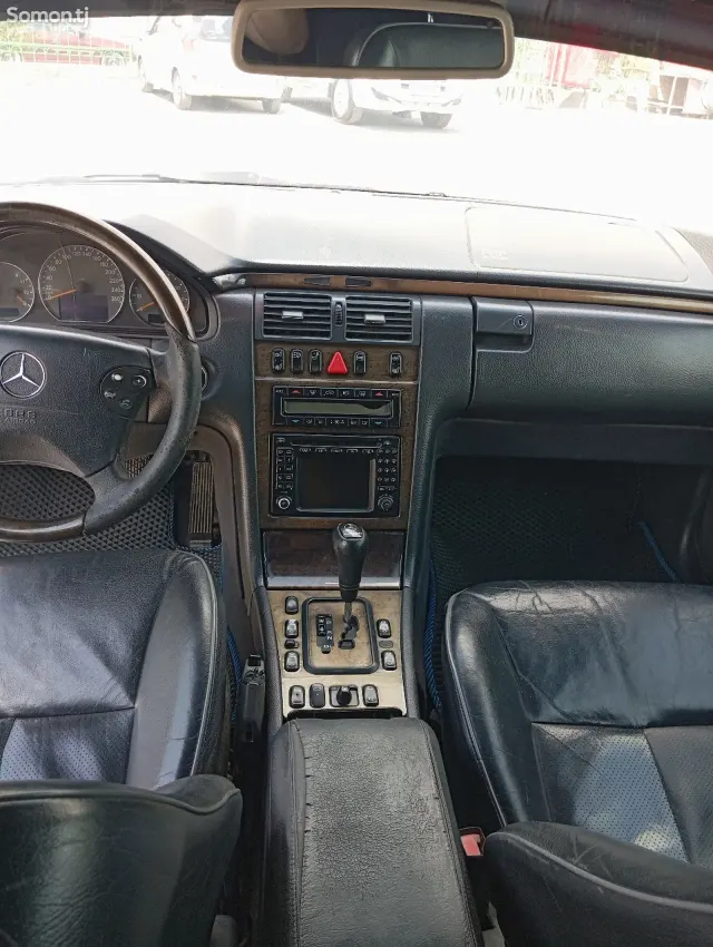 Mercedes-Benz C class 1999 · 4.3 AT
