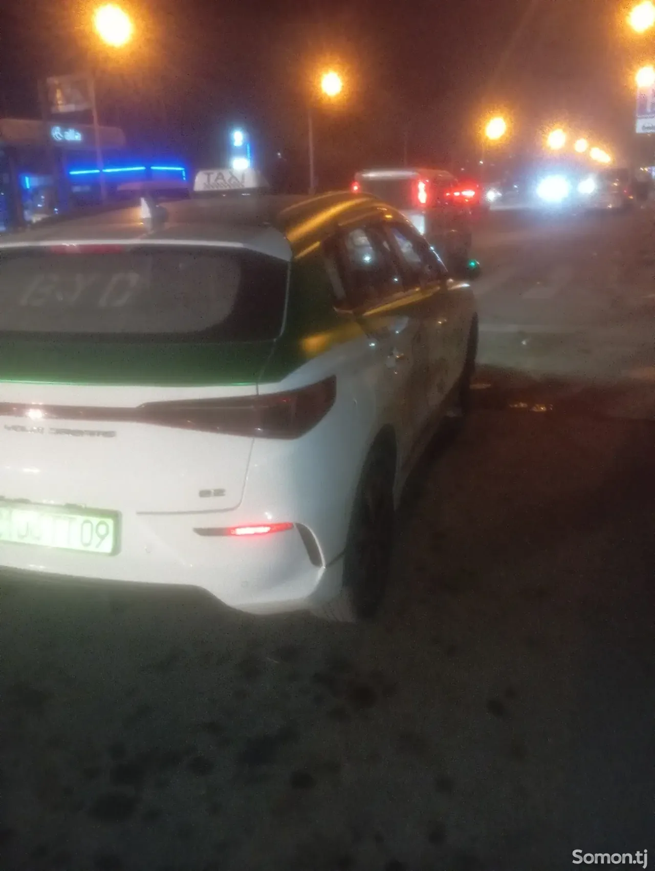 BYD E2 2023 · AT