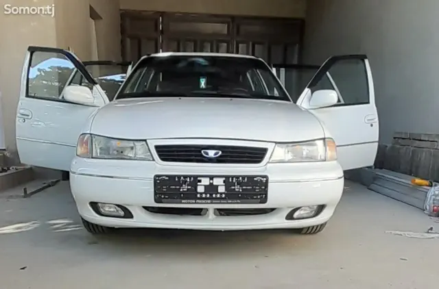 Daewoo Nexia 1995 · 1.5 MT