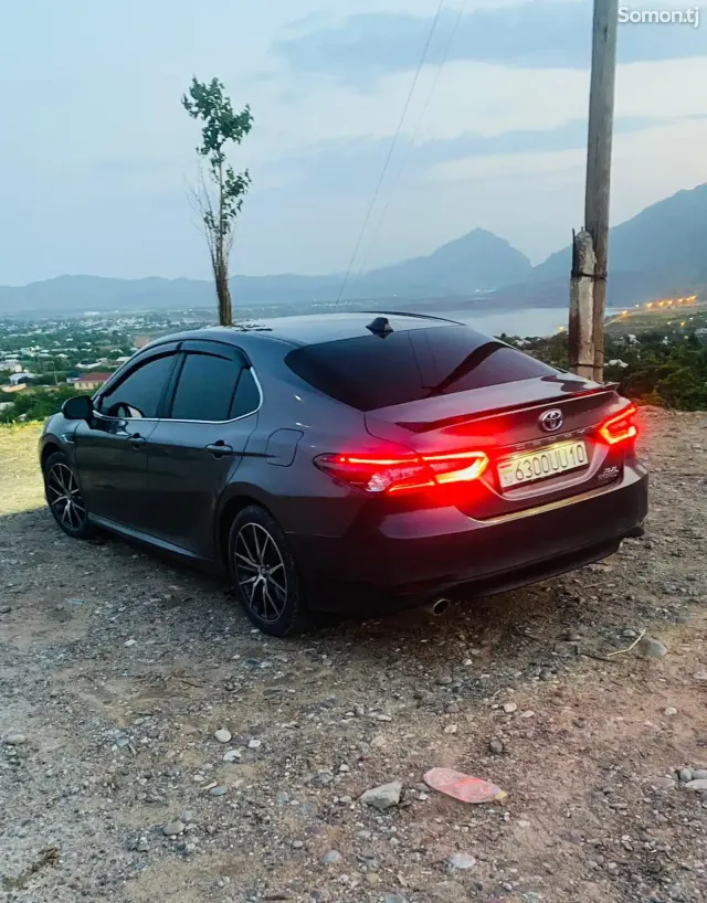 Toyota Camry 2018 · 2.5 AT