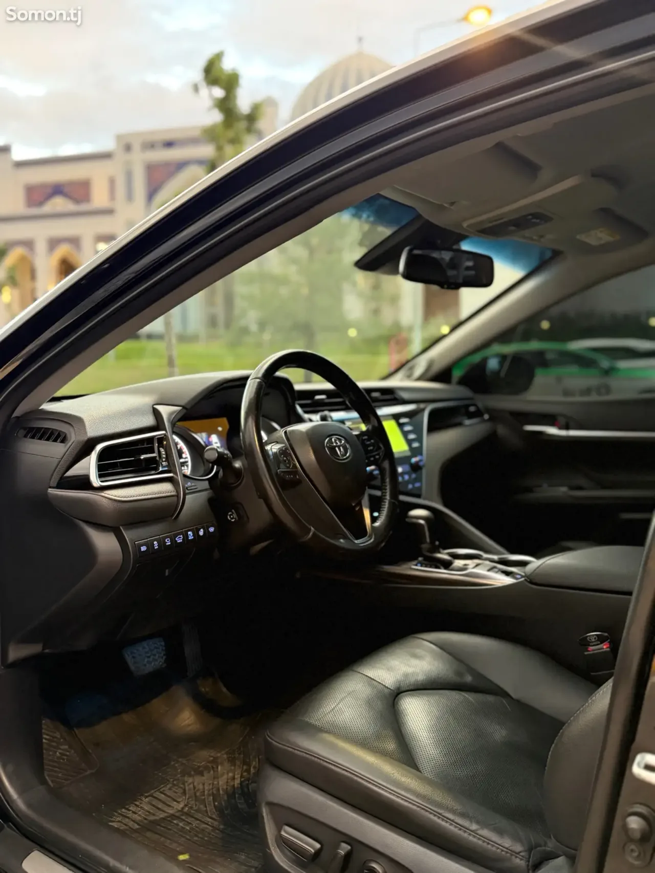 Toyota Camry 2019 · 3.5 AT