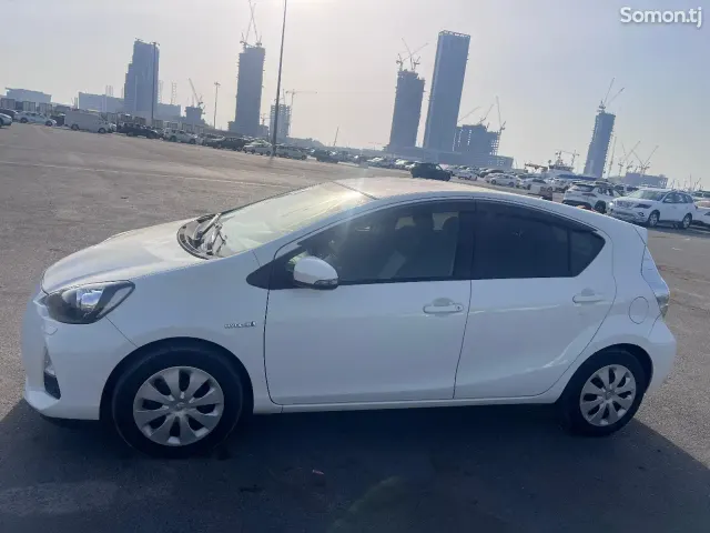 Toyota Aqua 2014 · 1.5 AT