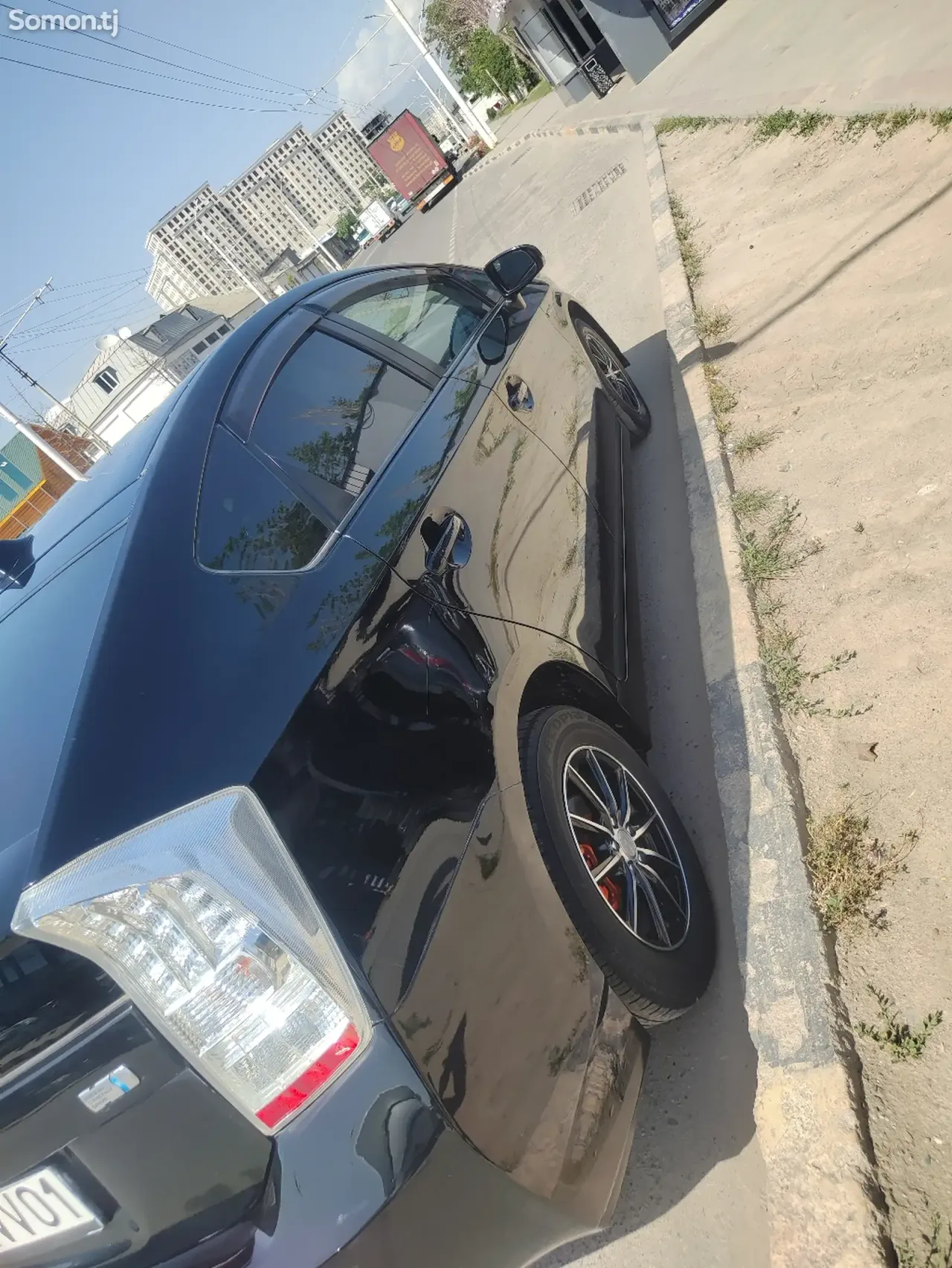 Toyota Prius 2011 · 1.8 AT