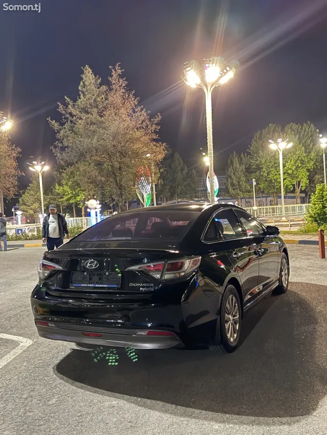 Hyundai Sonata 2017 · 2.0 AT