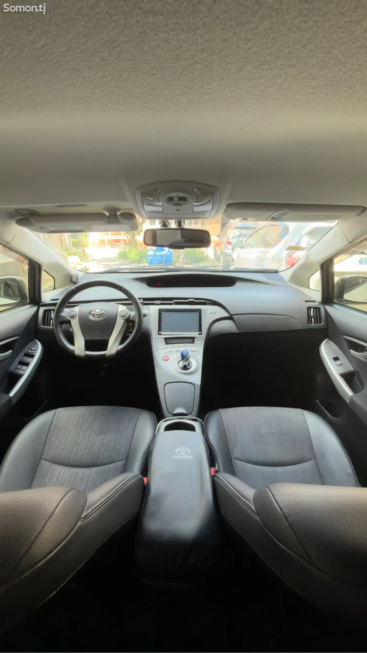 Toyota Prius 2014 · 1.8 AT
