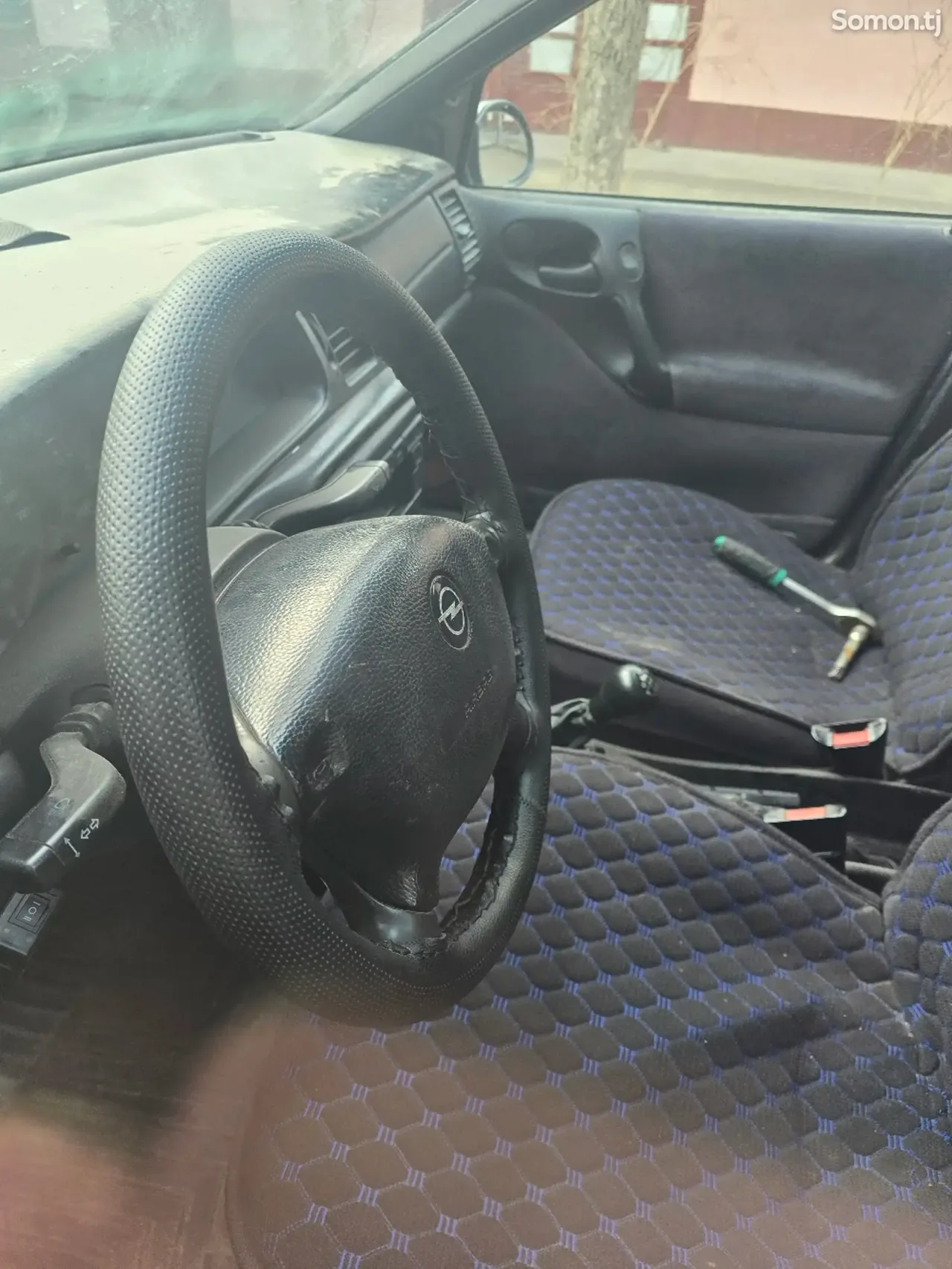 Opel Vectra B 1996 · 1.6 MT