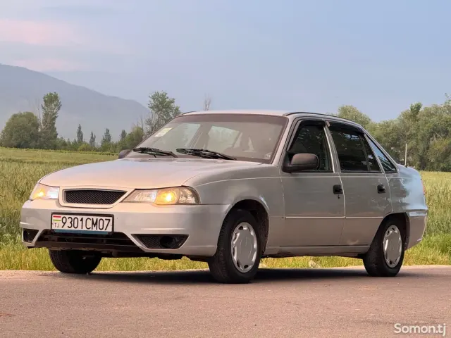 Daewoo Nexia 1995 · 1.6 MT