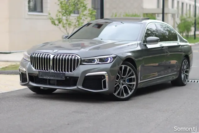 BMW 7 series 2017 · 4.0 AT