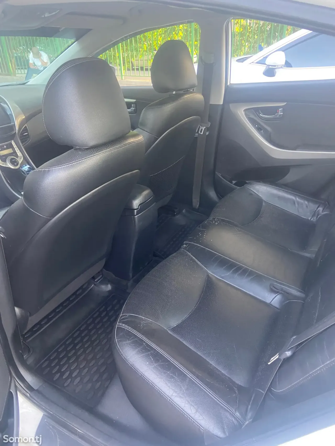 Hyundai Avante 2011 · 1.6 AT