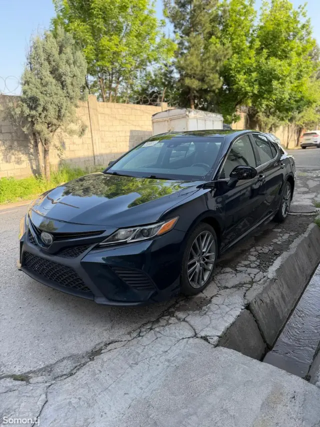 Toyota Camry 2018 · 2.5 AT