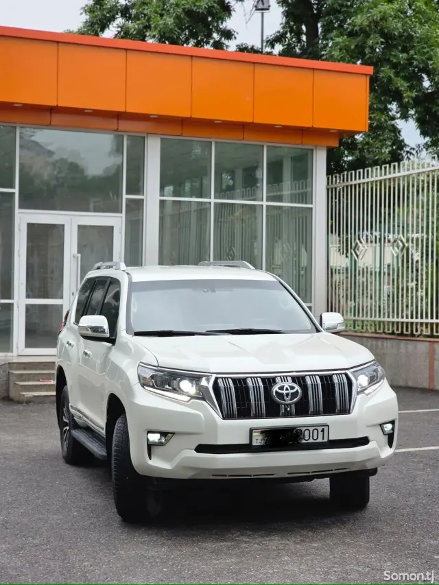 Toyota Land Cruiser Prado 2013 · 2.7 AT