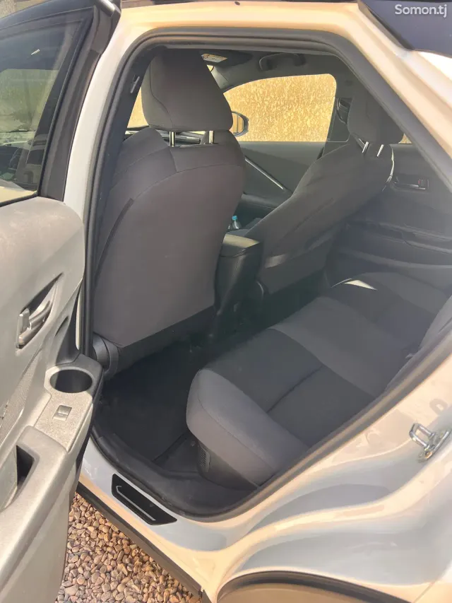 Toyota C-HR 2024 · 1.8 AT