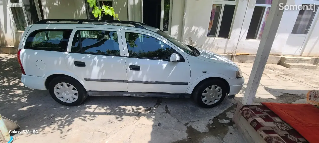 Opel Astra G 1998 · 1.6 MT