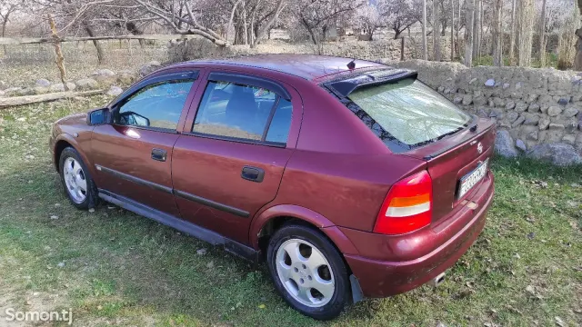 Opel Astra G 1998 · 1.6 MT