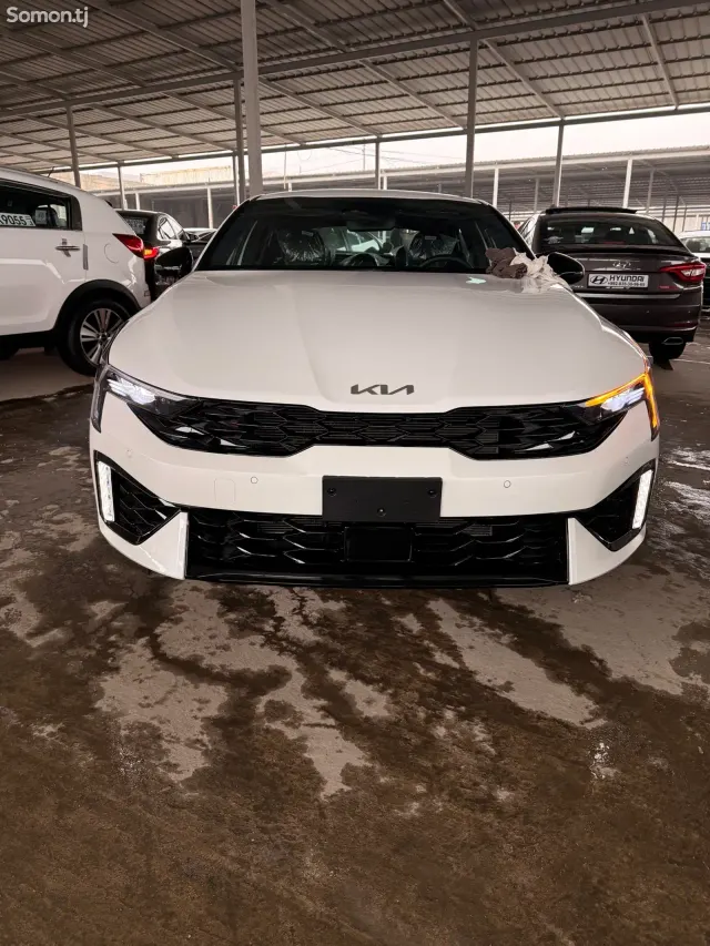Kia K5 2025 · 2.5 AT