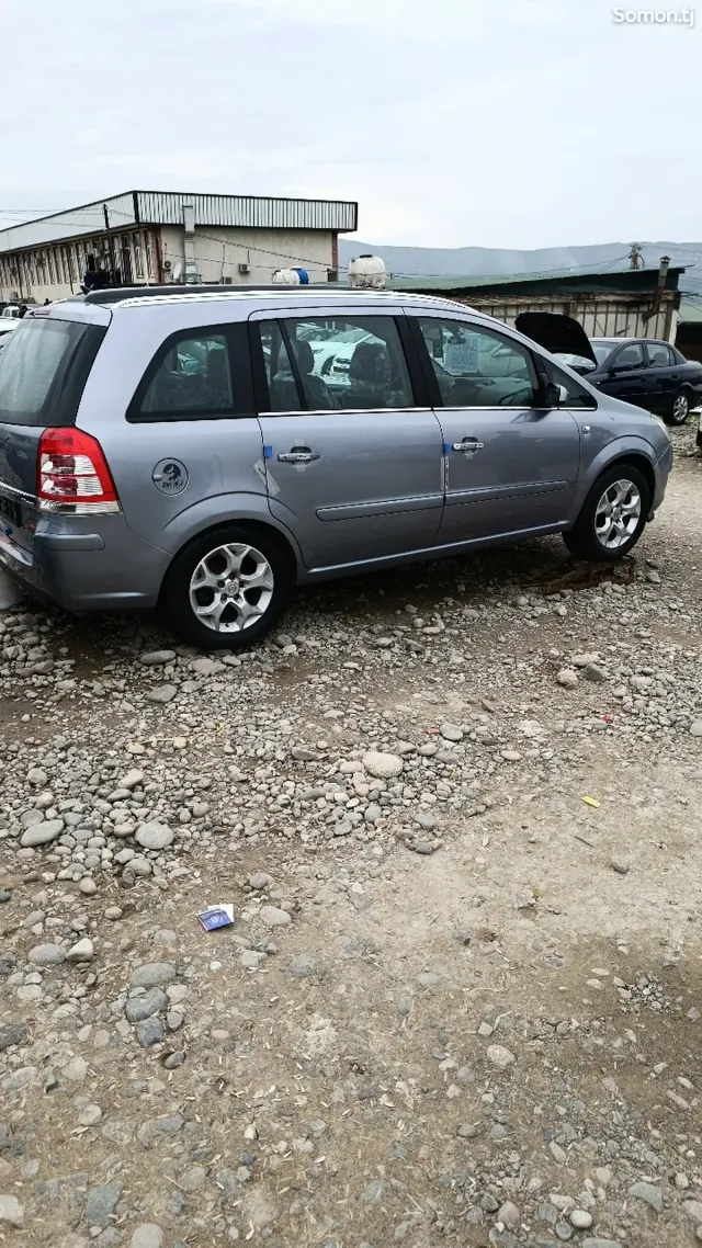 Opel Zafira 2008 · 2.2 AT