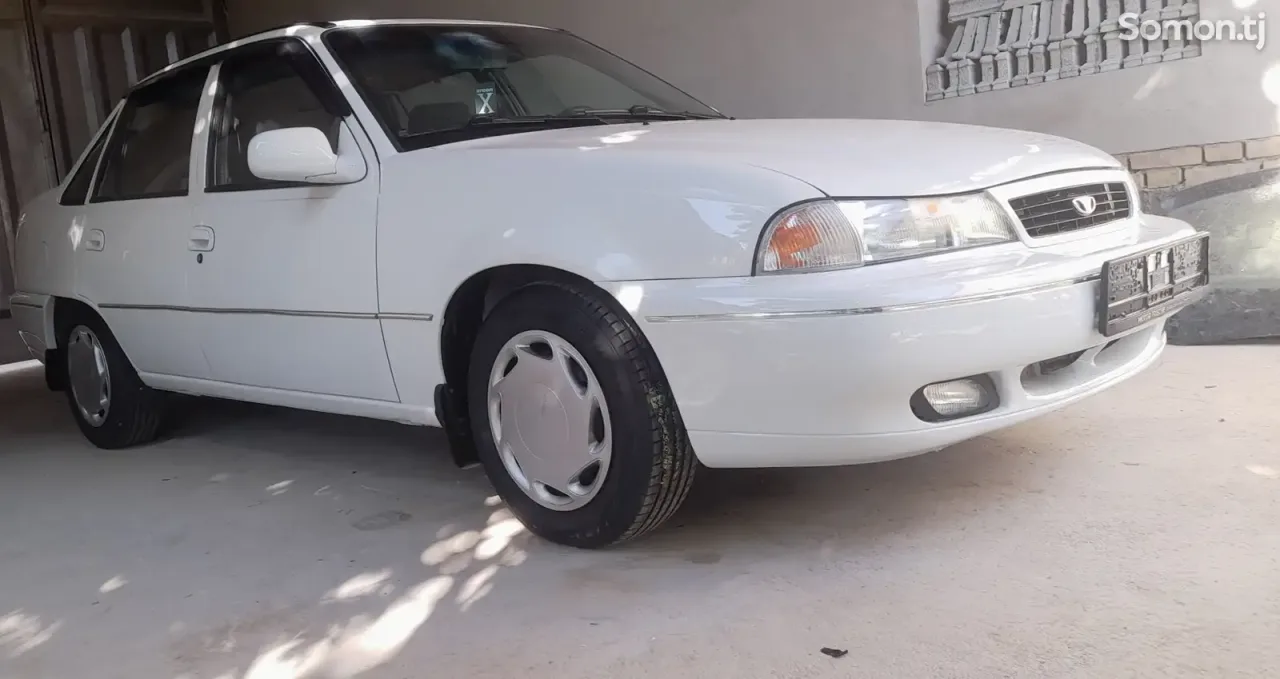 Daewoo Nexia 1995 · 1.5 MT