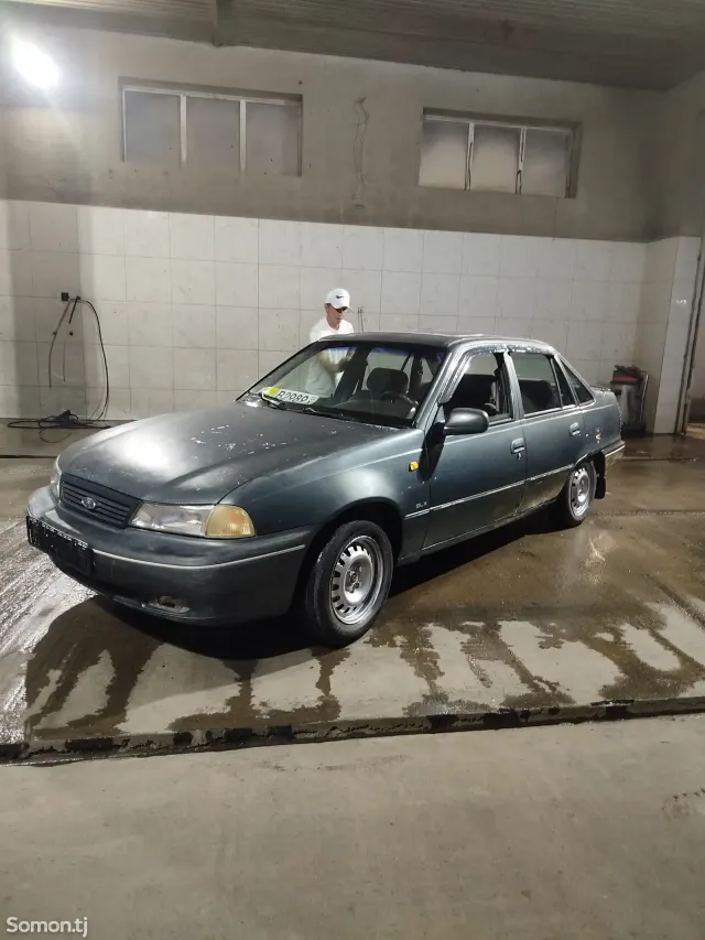 Daewoo Nexia 1995 · 1.6 MT