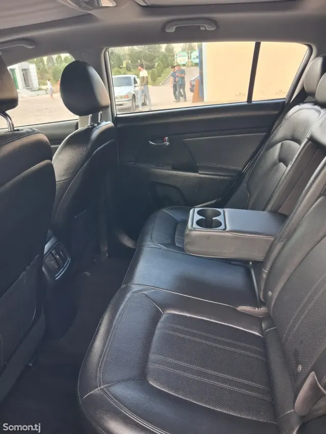 Kia Sportage 2015 · 2.0 AT