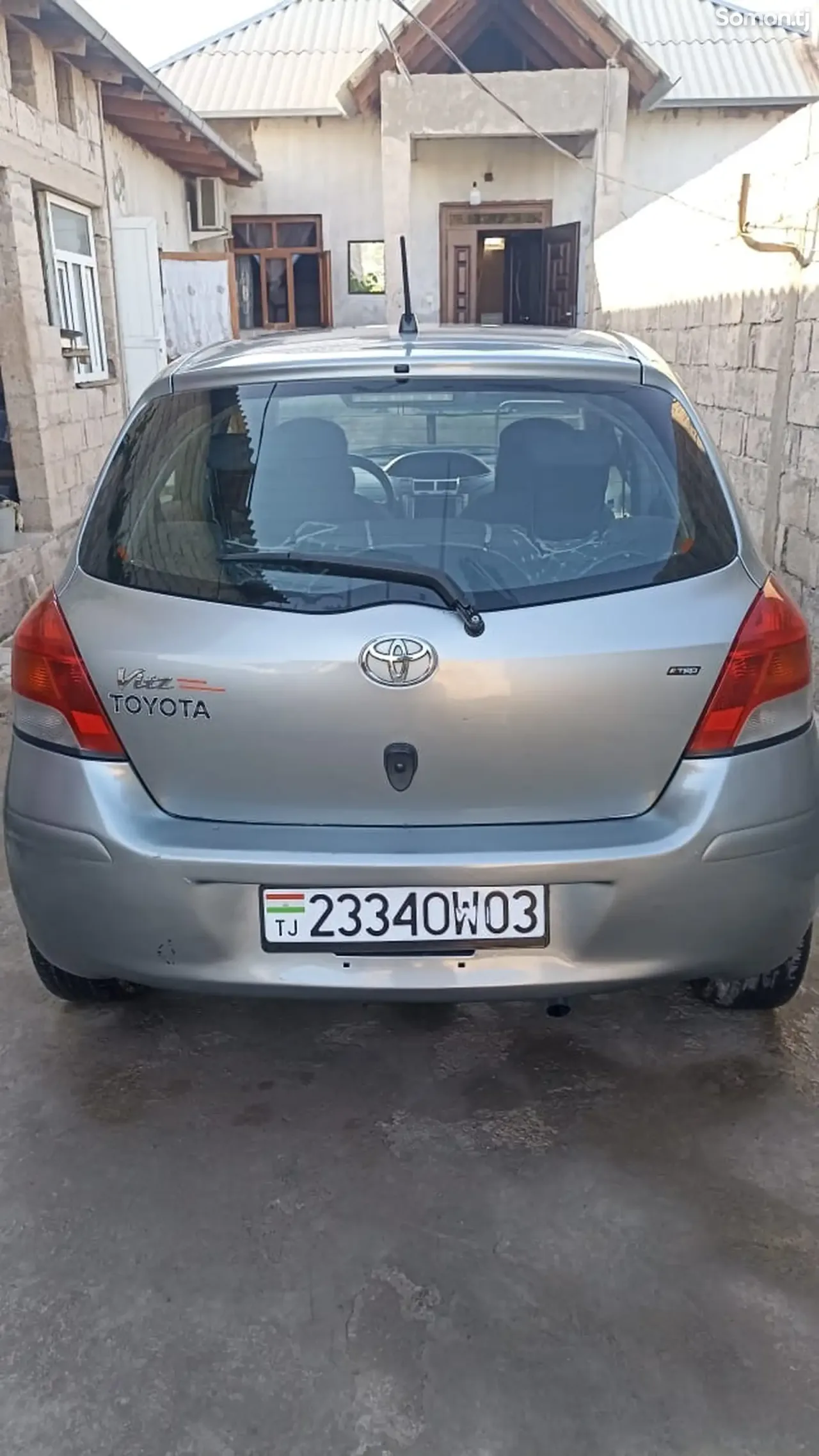 Toyota Vitz 2009 · 1.3 AT