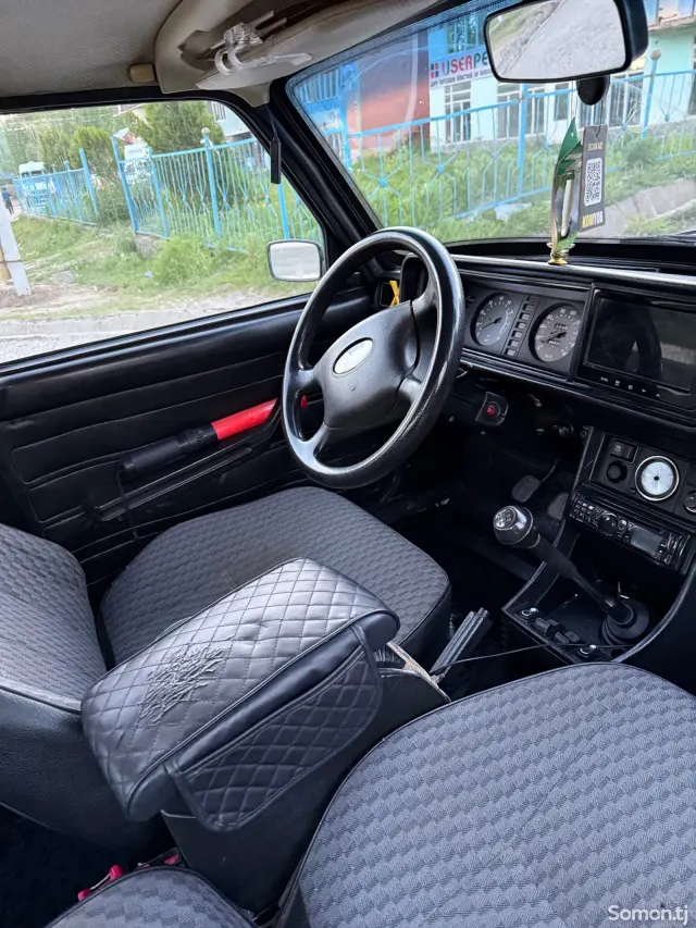 Lada (ВАЗ) 2107 2005 · 1.6 MT