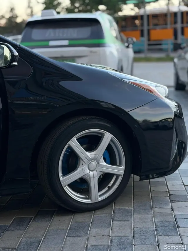 Toyota Prius 2017 · 1.8 AMT