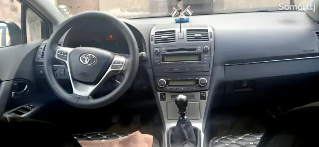 Toyota Avensis 2010 · 1.8 MT