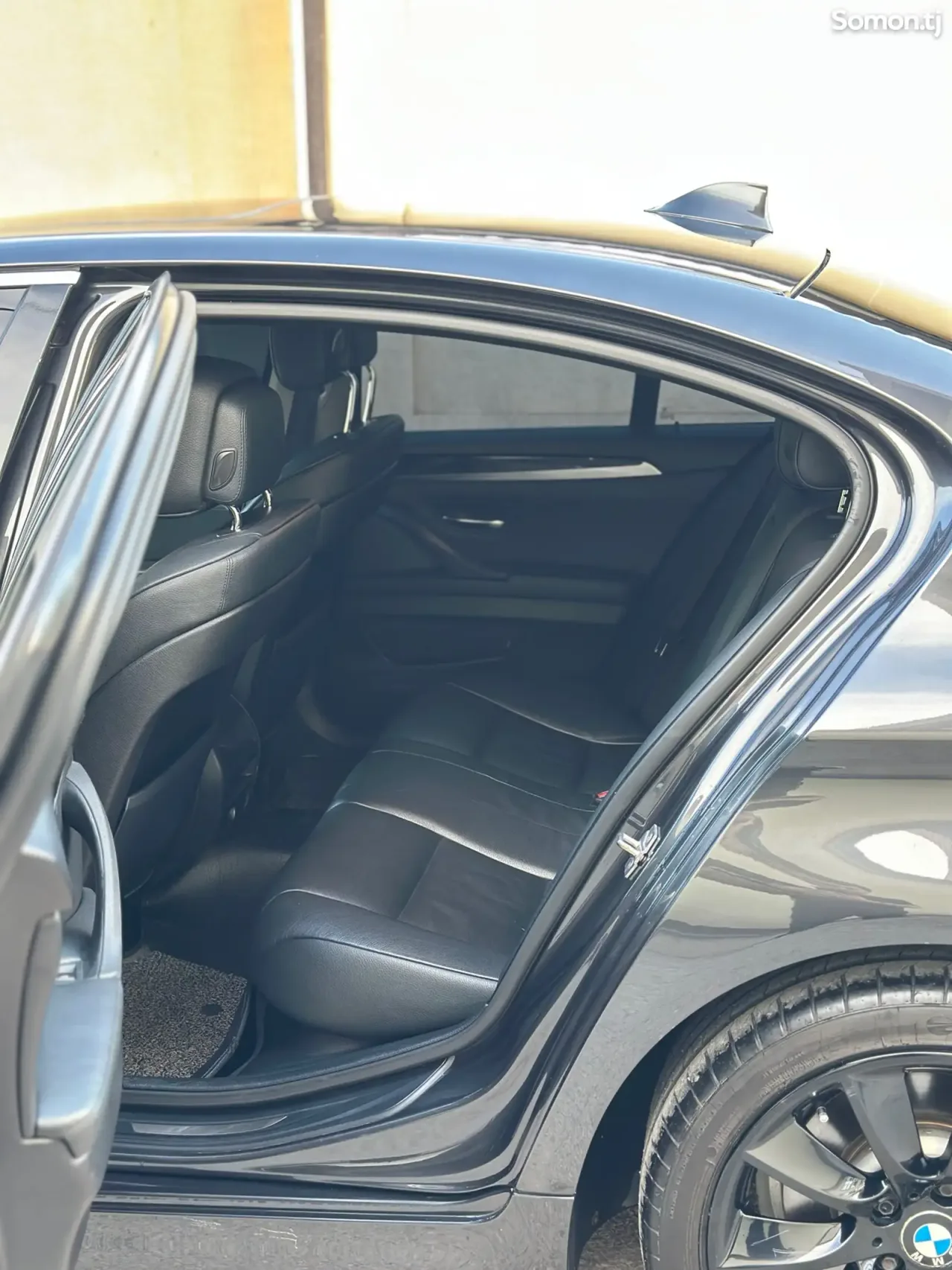 BMW 5 series 2011 · 2.8 AT