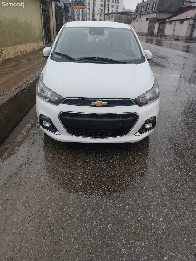 Chevrolet Spark 2016 · 1.1 AT