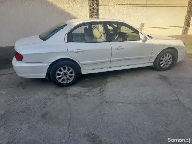 Hyundai Sonata 2003 · 2.0 MT