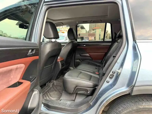 GAC Trumpchi GS8 2017 · 2.0 AT