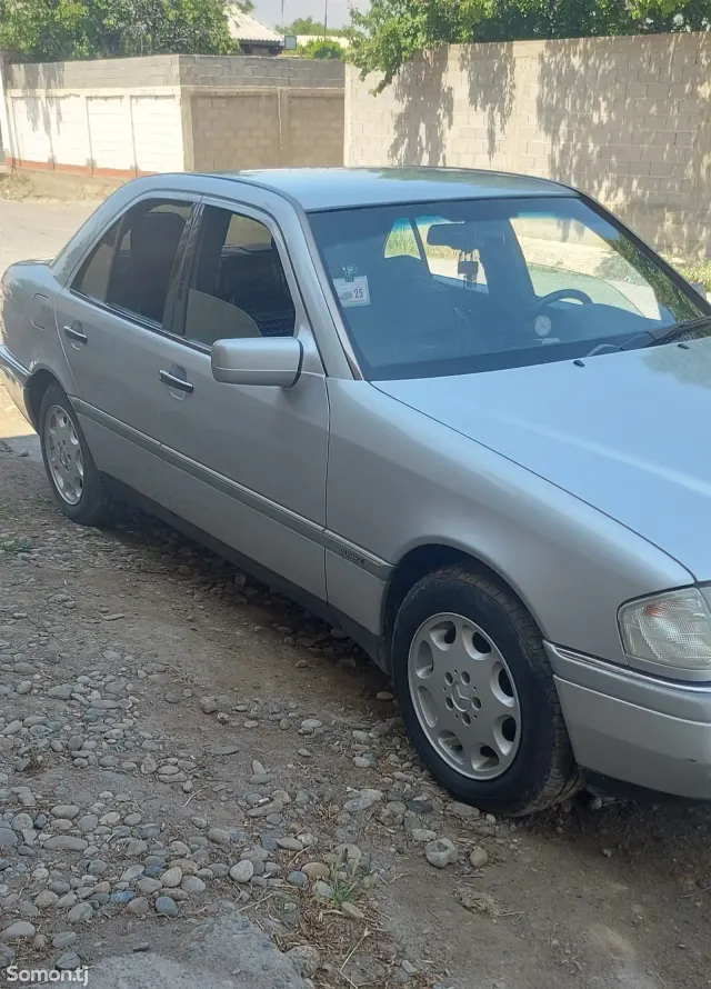 Mercedes-Benz C class 1995 · 2.0 AT