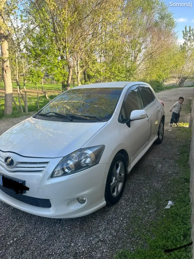 Toyota Auris 2011 · 1.8 AT