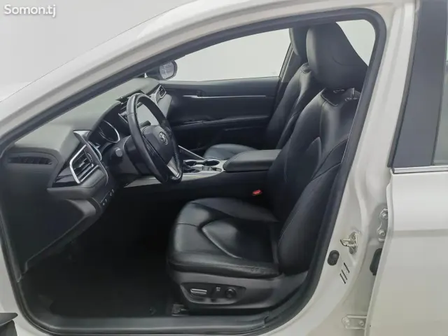 Toyota Camry 2019 · 2.5 AT