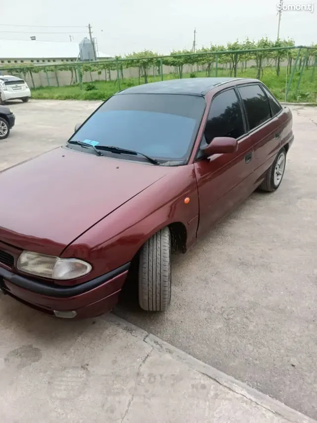Opel Astra F 1997 · 1.6 MT