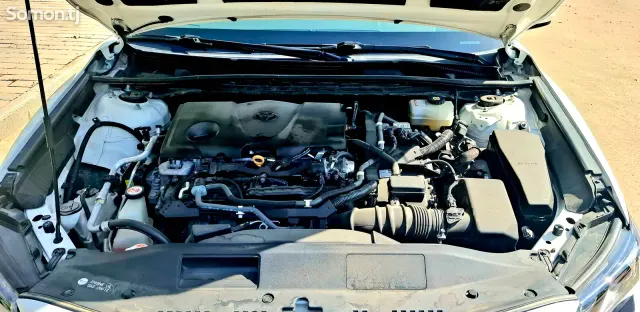 Toyota Camry 2020 · 2.5 AT