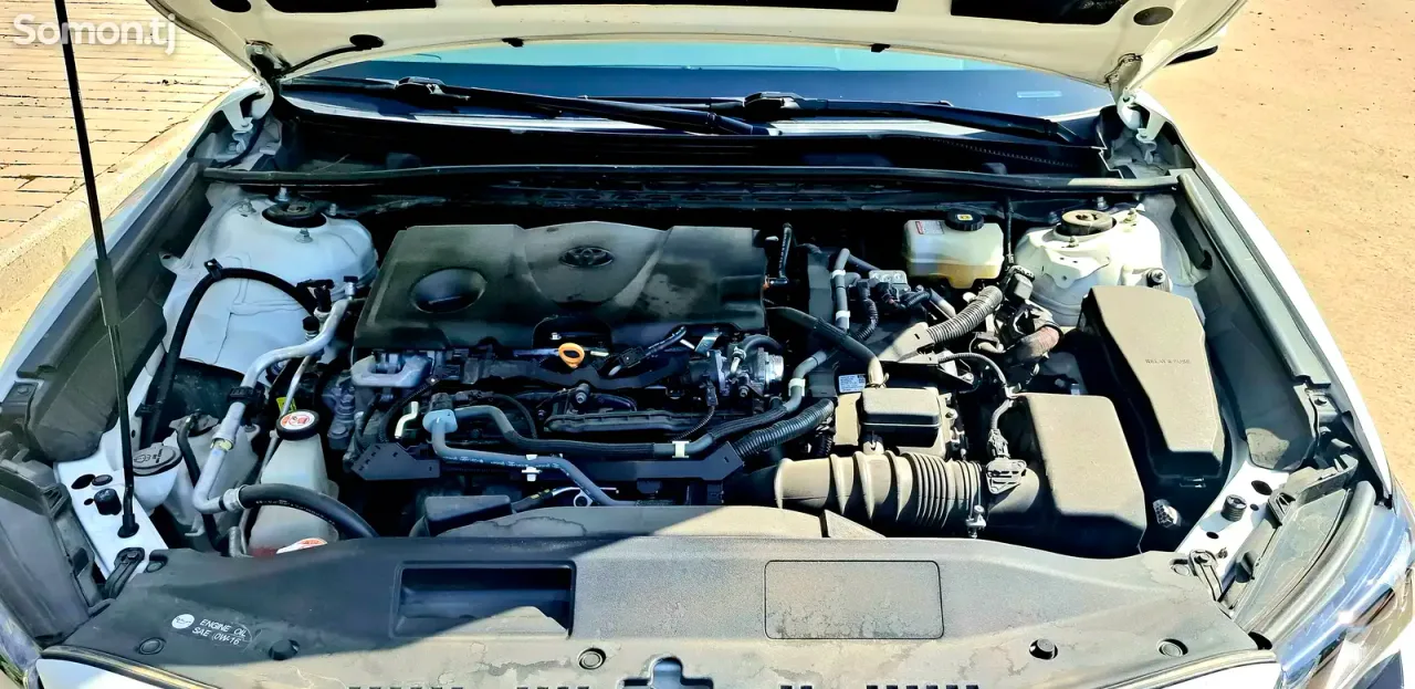 Toyota Camry 2020 · 2.5 AT