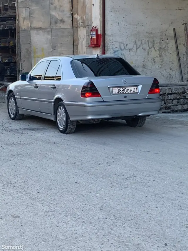 Mercedes-Benz C class 1998 · 2.2 MT