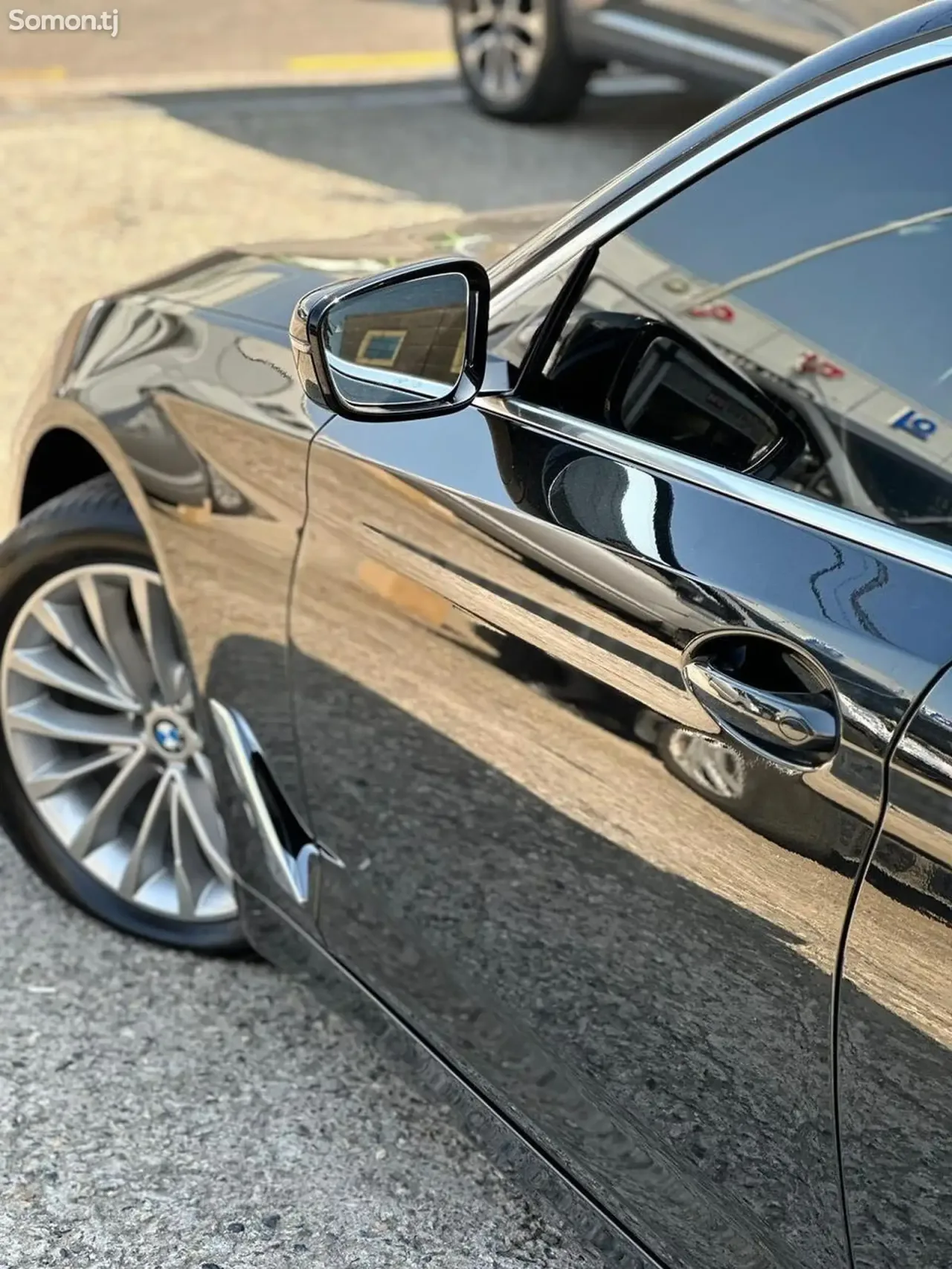 BMW 5 series 2019 · 2.0 AT