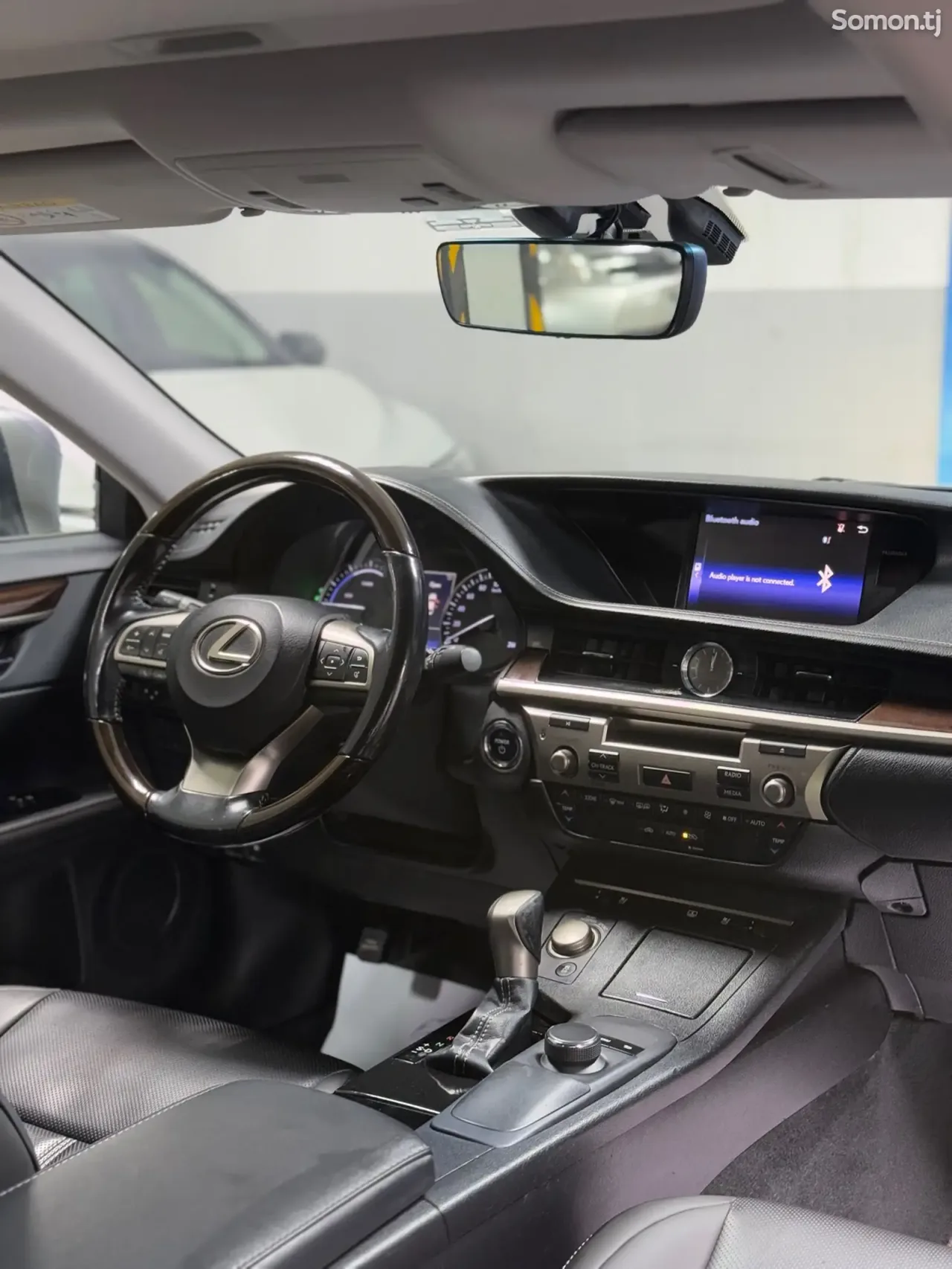 Lexus ES series 2016 · 2.5 AT