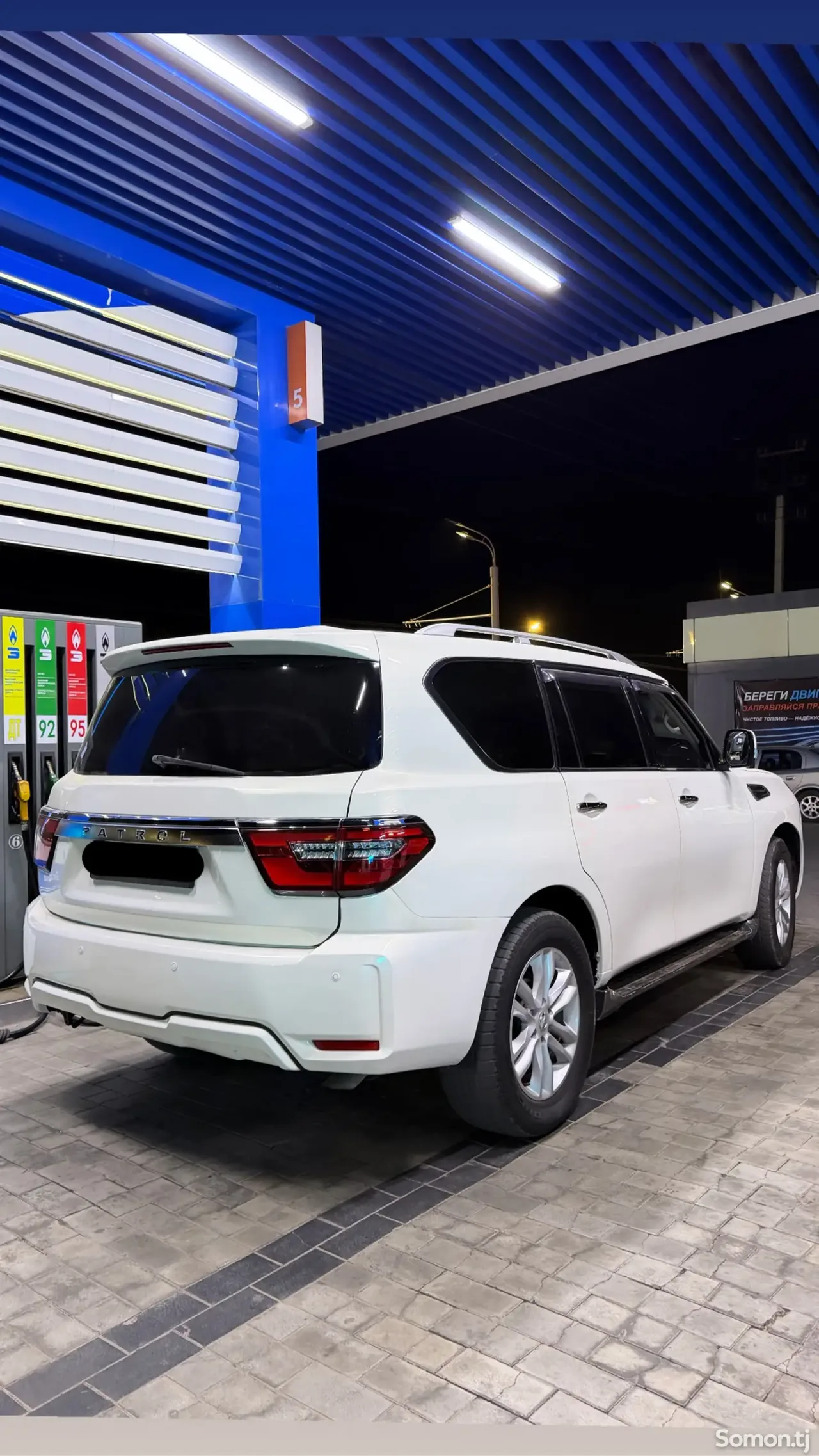 Nissan Patrol 2014 · 5.7 AT