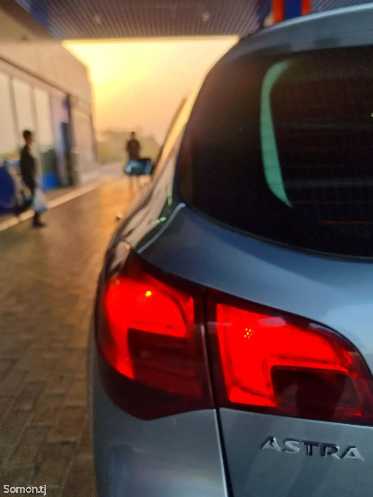 Opel Astra J 2012 · 1.8 MT