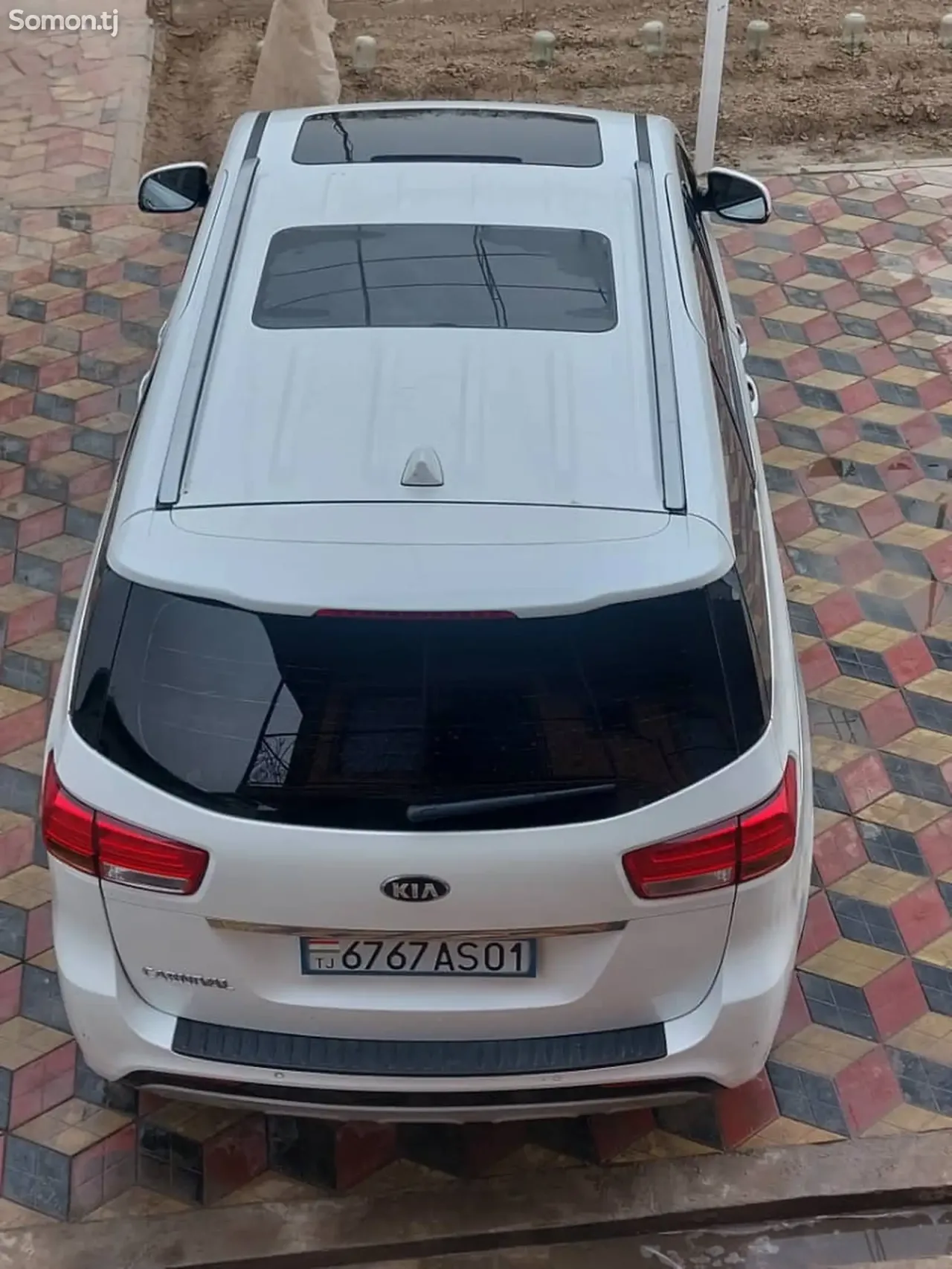 Kia Carnival 2016 · 2.0 AT