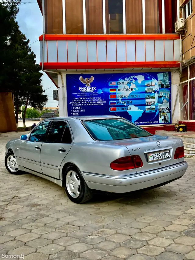 Mercedes-Benz E class 1998 · 2.3 MT