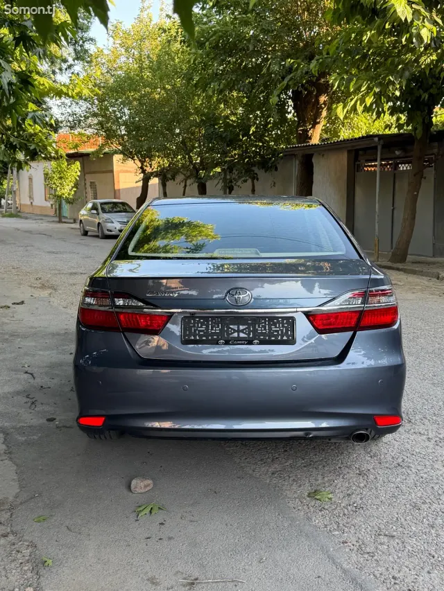 Toyota Camry 2015 · 2.5 AT